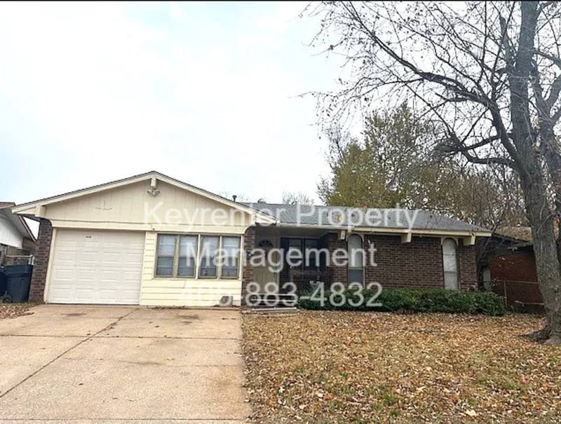 House for rent at 5316 S Briarwood Dr, Oklahoma City, OK 73135