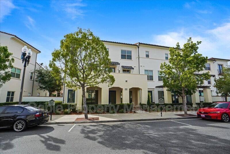 House for rent at 26261 Prima Way #COMM'L, Santa Clarita, CA 91350