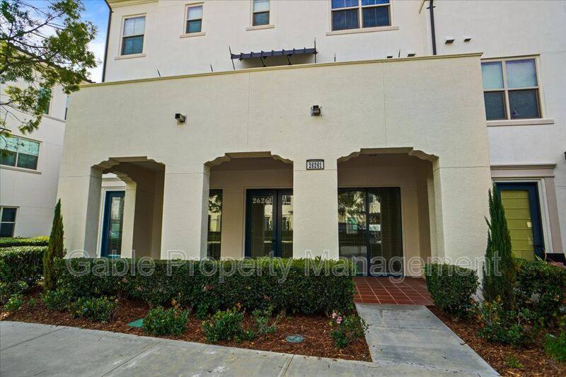 House for rent at 26261 Prima Way #COMM'L, Santa Clarita, CA 91350