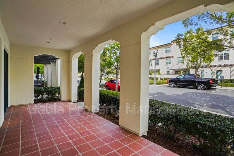 House for rent at 26261 Prima Way #COMM'L, Santa Clarita, CA 91350