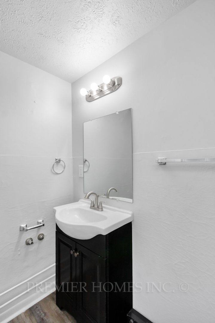 Apartment for rent at 3390 State St NE, Canton, OH 44721