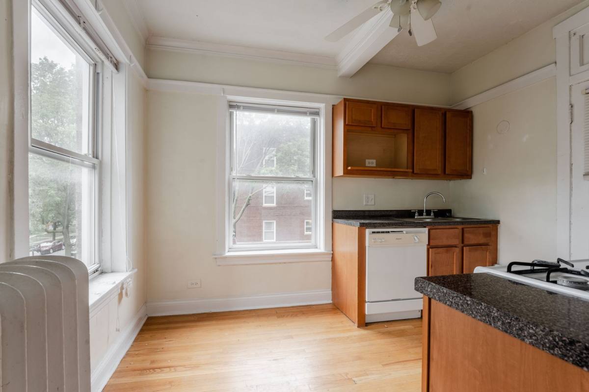 Apartment for rent at 3334-3344 W Ainslie St, Chicago, IL 60625