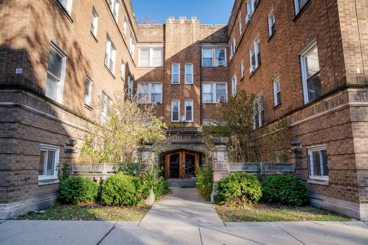 Apartment for rent at 3334-3344 W Ainslie St, Chicago, IL 60625