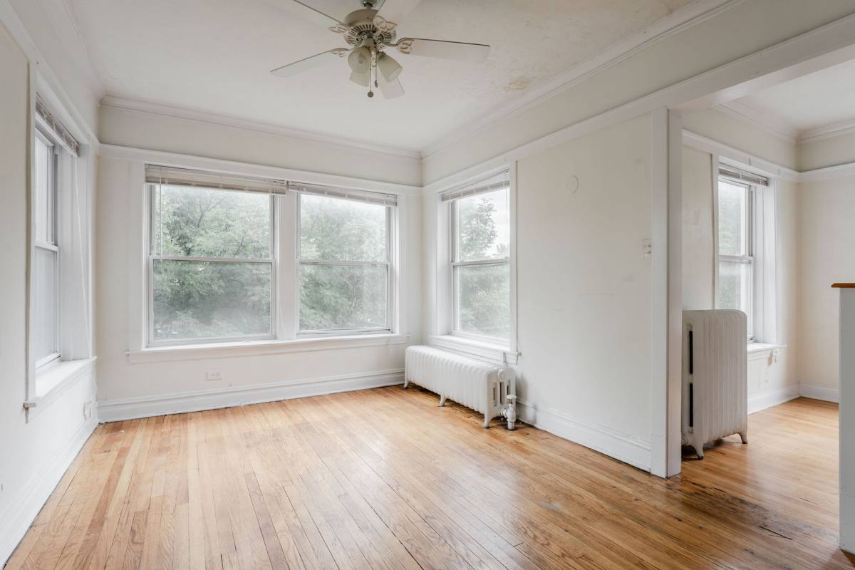 Apartment for rent at 3334-3344 W Ainslie St, Chicago, IL 60625