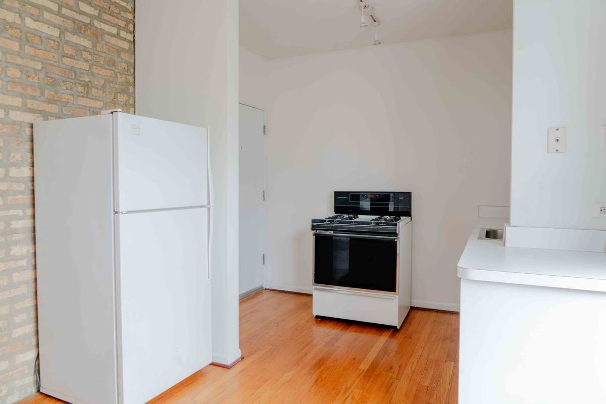 Apartment for rent at 1228-1234 W Carmen Ave, Chicago, IL 60640