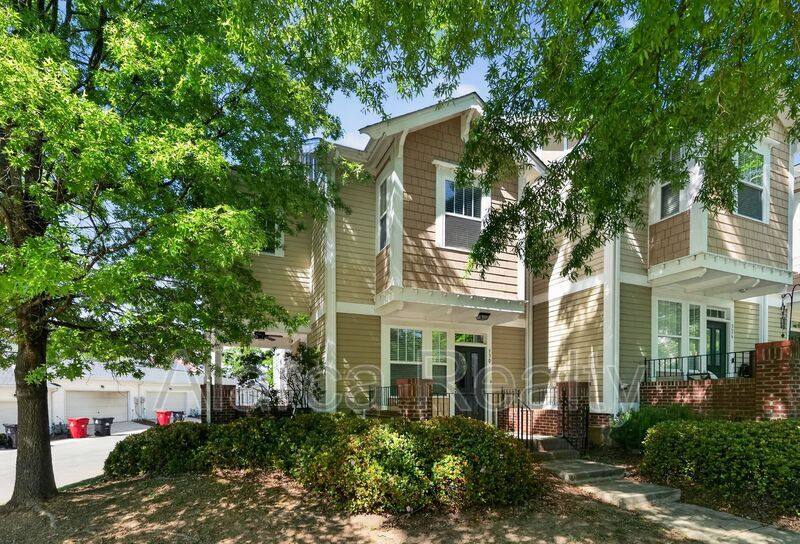 Townhouse for rent at 330 Davidson Gateway Dr, Davidson, NC 28036