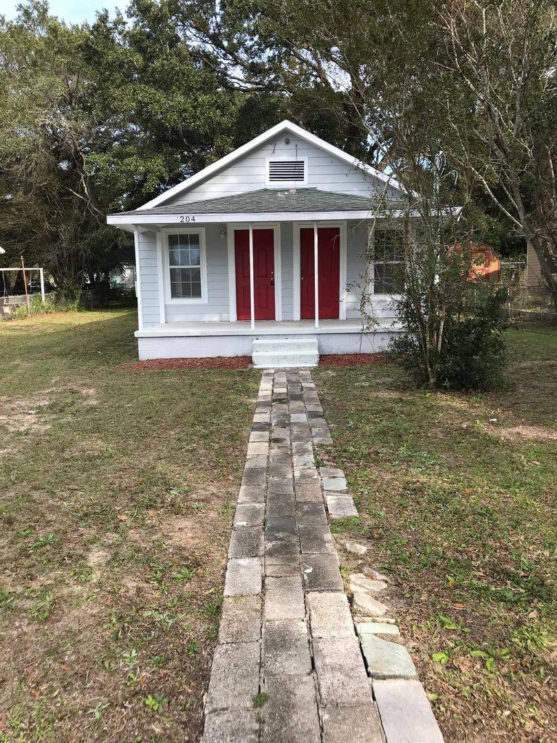 Apartment for rent at 204 Brigadier St, Pensacola, FL 32507
