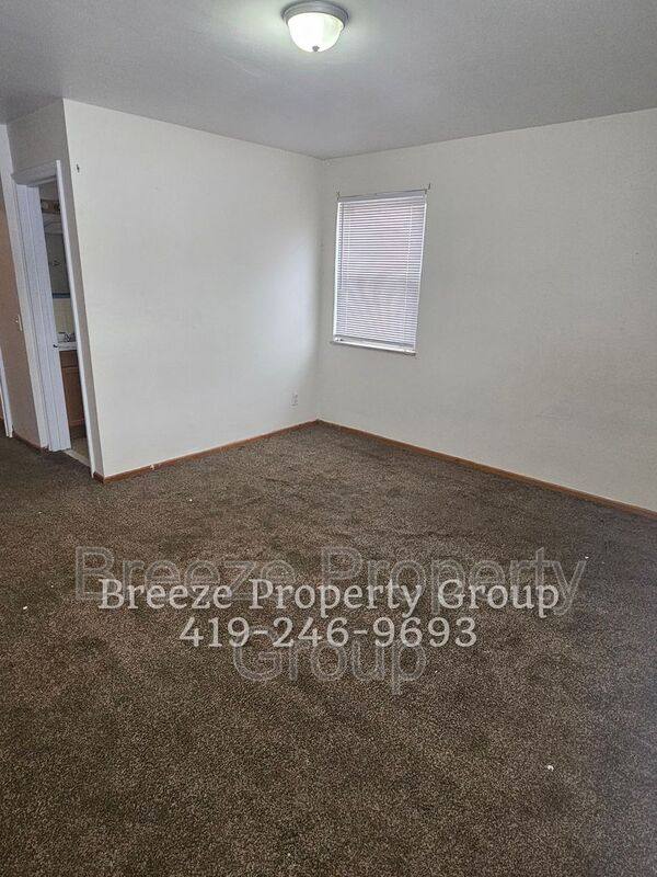House for rent at 2445 W Bancroft St #15, Toledo, OH 43607