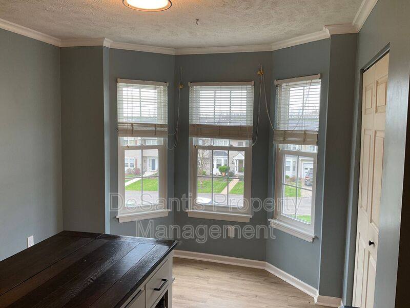 Townhouse for rent at 1049 Royal Dr, Canonsburg, PA 15317