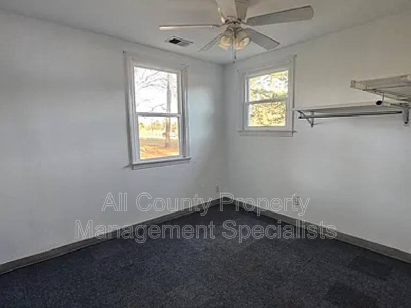 House for rent at 1301 Pineview Dr, Columbia, SC 29209