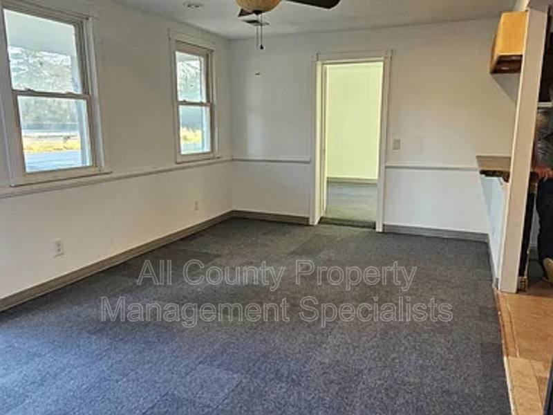 House for rent at 1301 Pineview Dr, Columbia, SC 29209