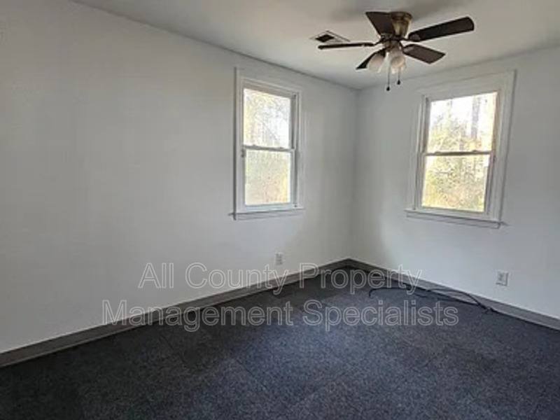 House for rent at 1301 Pineview Dr, Columbia, SC 29209