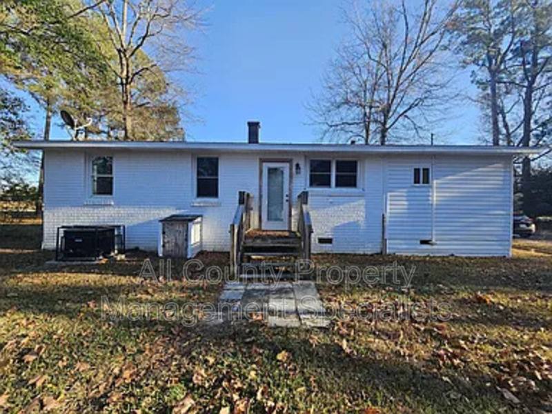 House for rent at 1301 Pineview Dr, Columbia, SC 29209