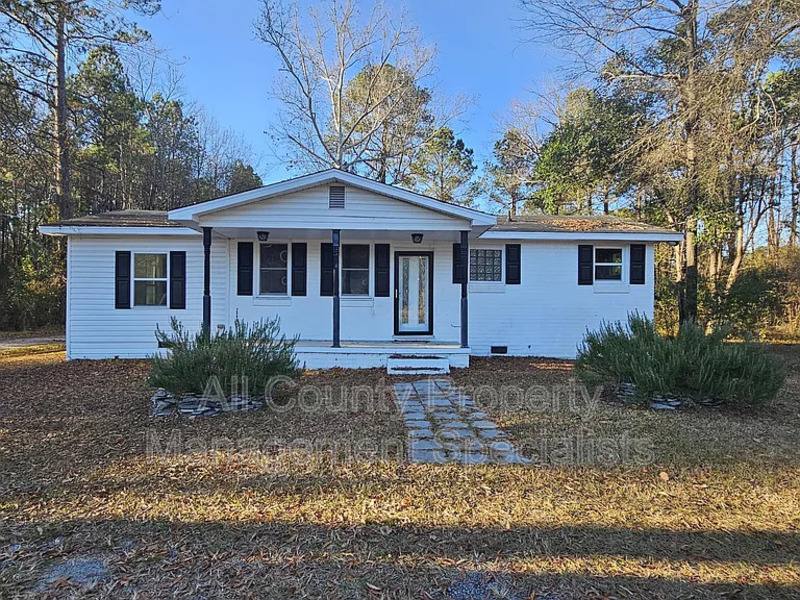 House for rent at 1301 Pineview Dr, Columbia, SC 29209