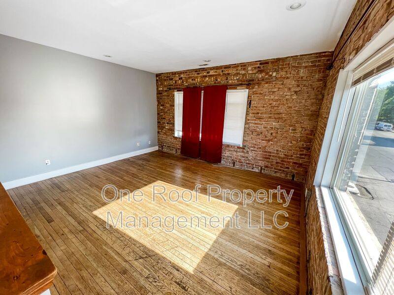 Apartment for rent at 3400 Troost Ave #211, Kansas City, MO 64109