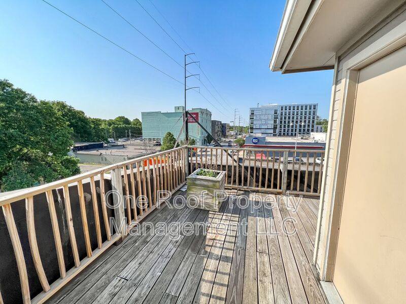 Apartment for rent at 3400 Troost Ave #211, Kansas City, MO 64109