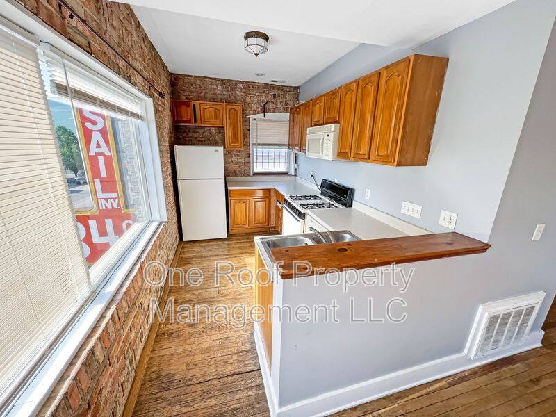 Apartment for rent at 3400 Troost Ave #211, Kansas City, MO 64109