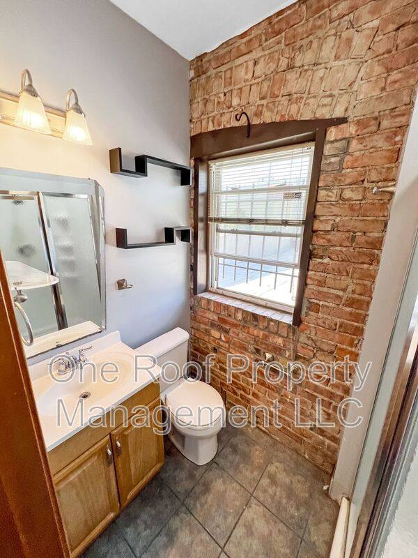 Apartment for rent at 3400 Troost Ave #211, Kansas City, MO 64109