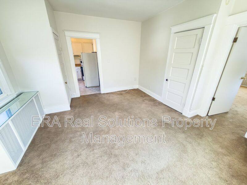 Apartment for rent at 3943 Glenmore Ave #2, Cincinnati, OH 45211