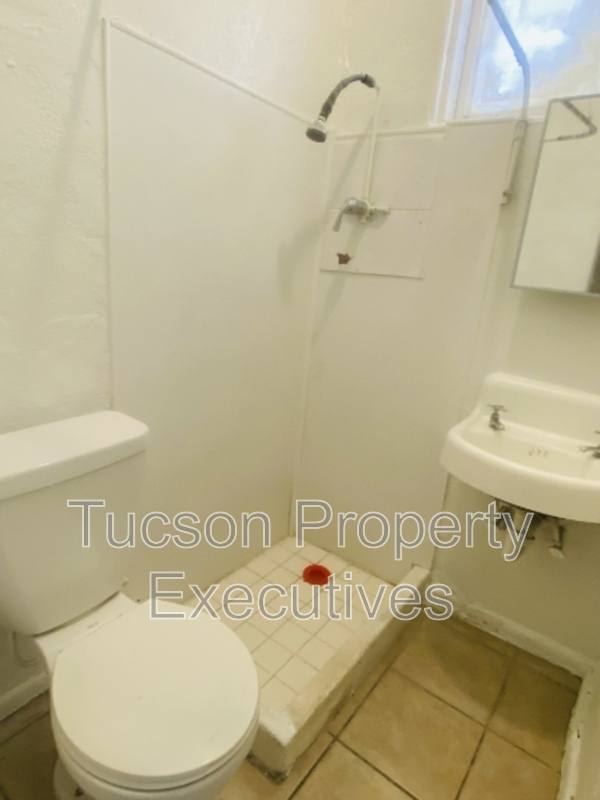 Apartment for rent at 19 W Veterans Blvd #6, Tucson, AZ 85713