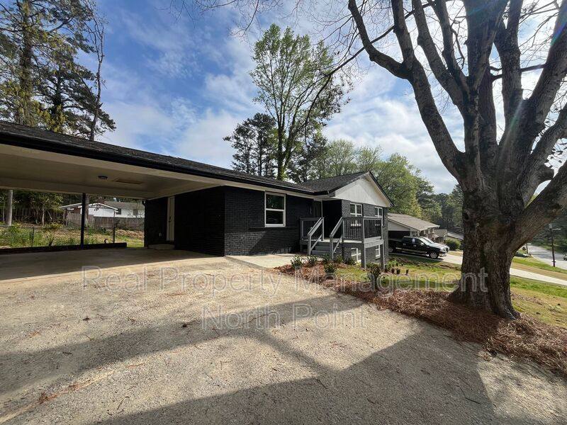 House for rent at 2425 Omaha Rd SW, Atlanta, GA 30331
