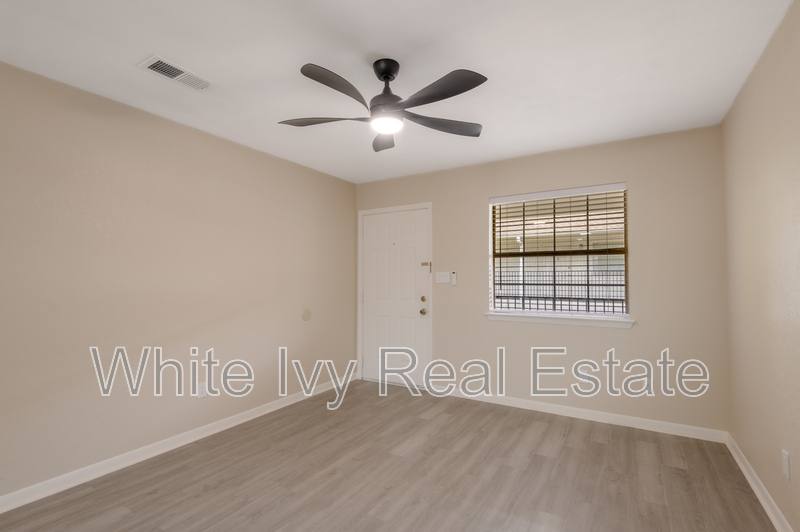 Apartment for rent at 600 Palm St #13, Huntsville, TX 77340