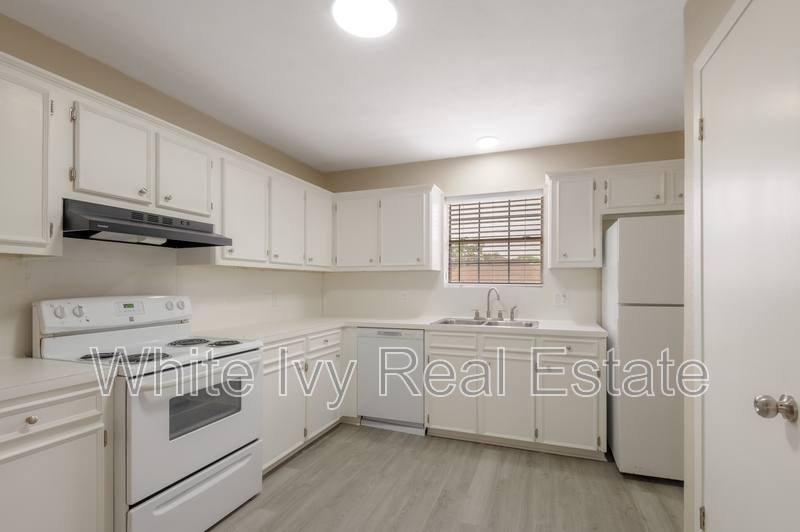 Apartment for rent at 600 Palm St #13, Huntsville, TX 77340