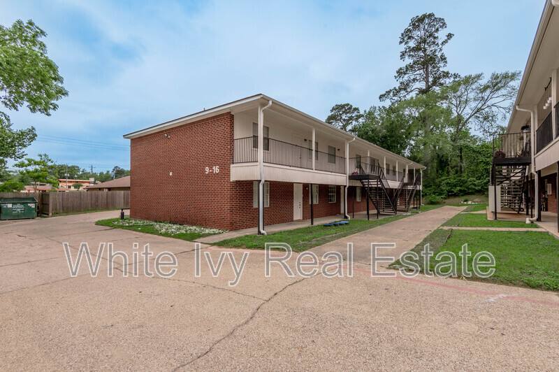 Apartment for rent at 600 Palm St #13, Huntsville, TX 77340