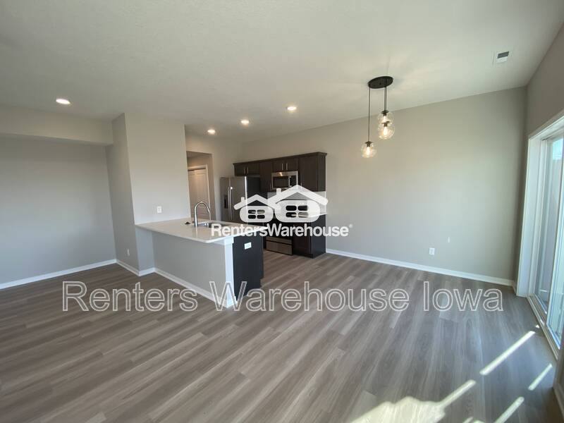 Townhouse for rent at 7000 Lake Ridge Dr #13, Des Moines, IA 50320