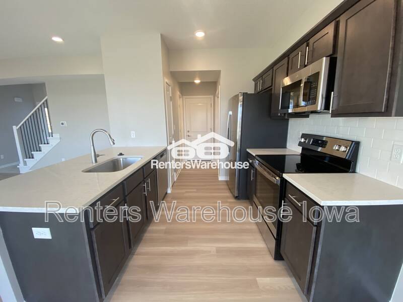 Townhouse for rent at 7000 Lake Ridge Dr #13, Des Moines, IA 50320