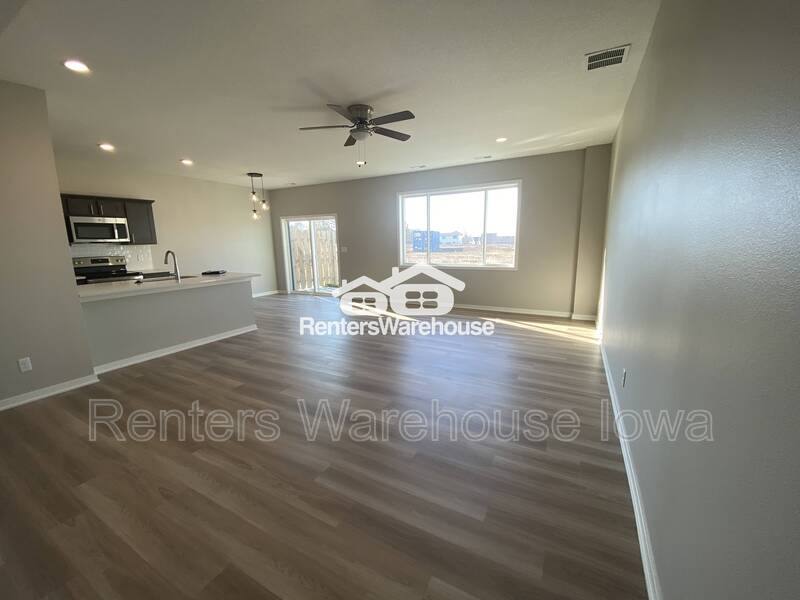 Townhouse for rent at 7000 Lake Ridge Dr #13, Des Moines, IA 50320
