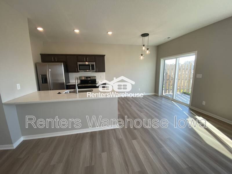 Townhouse for rent at 7000 Lake Ridge Dr #13, Des Moines, IA 50320