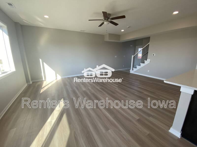 Townhouse for rent at 7000 Lake Ridge Dr #13, Des Moines, IA 50320