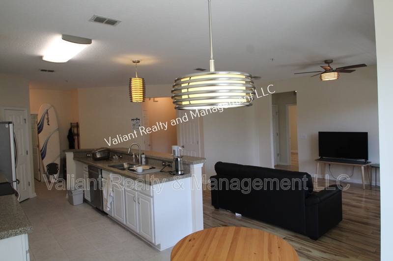 Townhouse for rent at 13364 Beach Blvd #1016, Jacksonville, FL 32224
