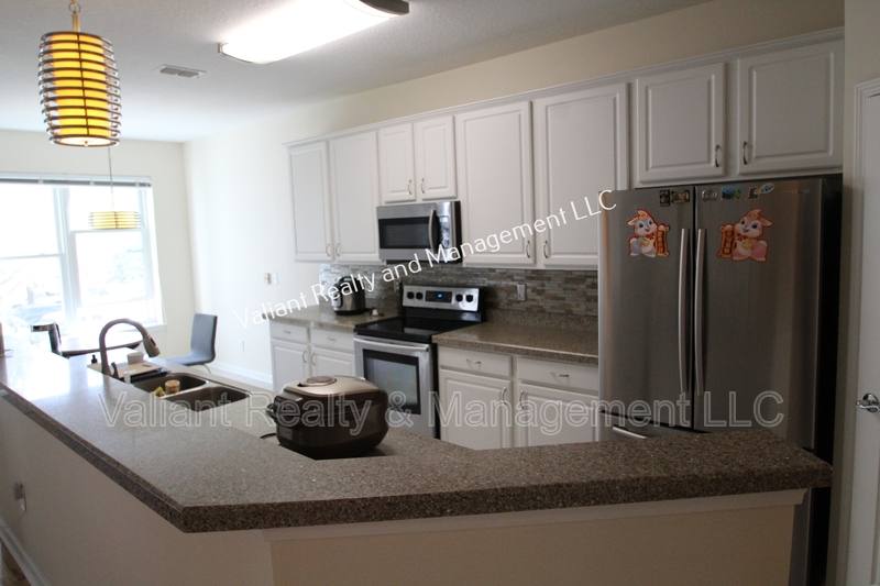 Townhouse for rent at 13364 Beach Blvd #1016, Jacksonville, FL 32224