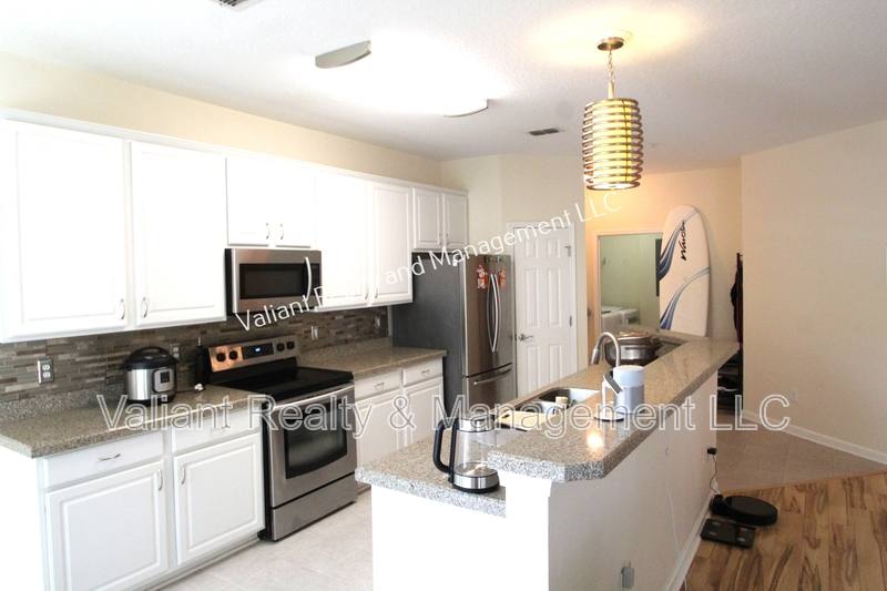 Townhouse for rent at 13364 Beach Blvd #1016, Jacksonville, FL 32224