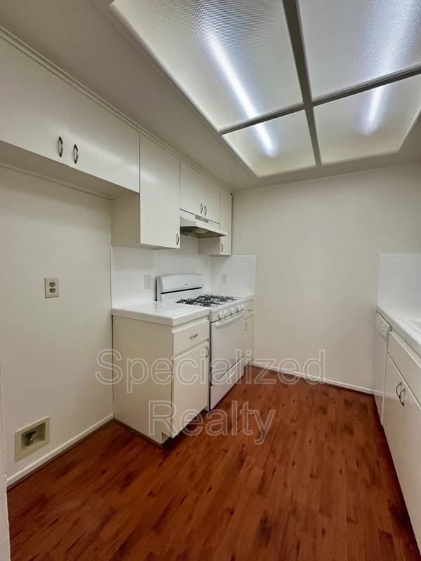 Apartment for rent at 1034 Thompson Ave #8, Glendale, CA 91201