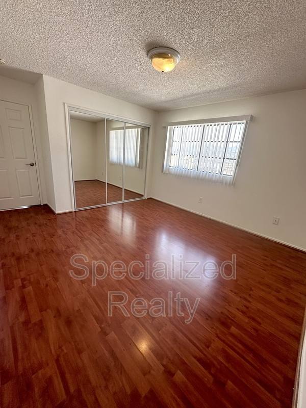 Apartment for rent at 1034 Thompson Ave #8, Glendale, CA 91201