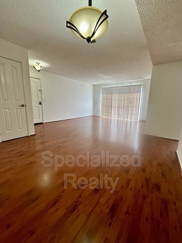 Apartment for rent at 1034 Thompson Ave #8, Glendale, CA 91201