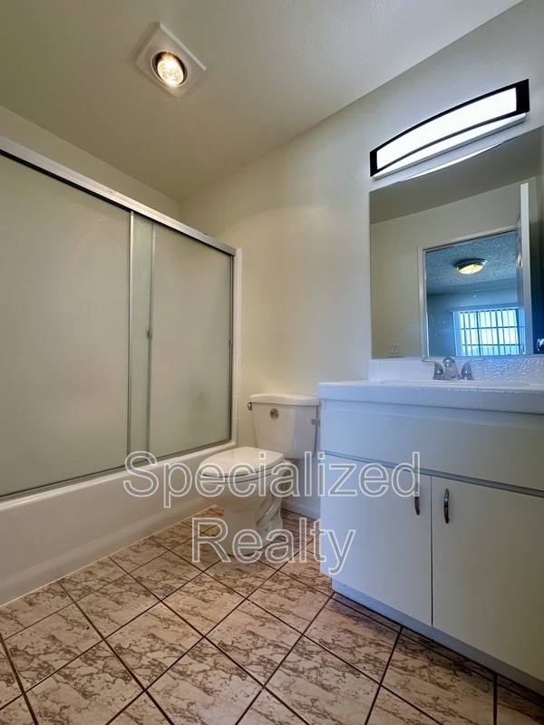 Apartment for rent at 1034 Thompson Ave #8, Glendale, CA 91201