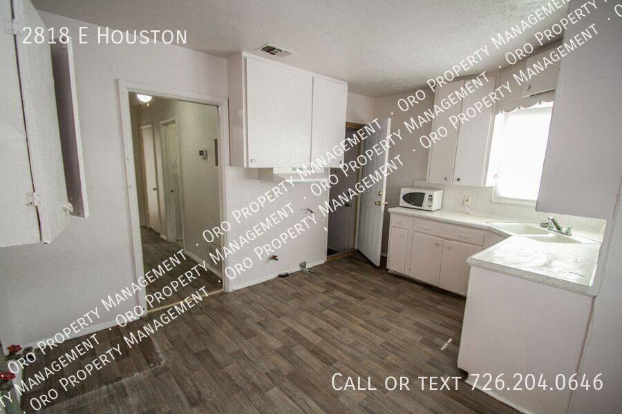 House for rent at 2818 E Houston, San Antonio, TX 78202