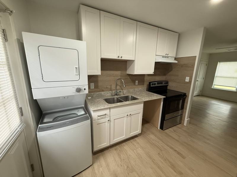 Apartment for rent at 940 N Hollywood St, Memphis, TN 38108
