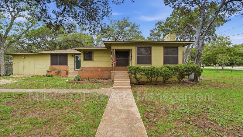 House for rent at 1079 Canyon Dr, New Braunfels, TX 78130