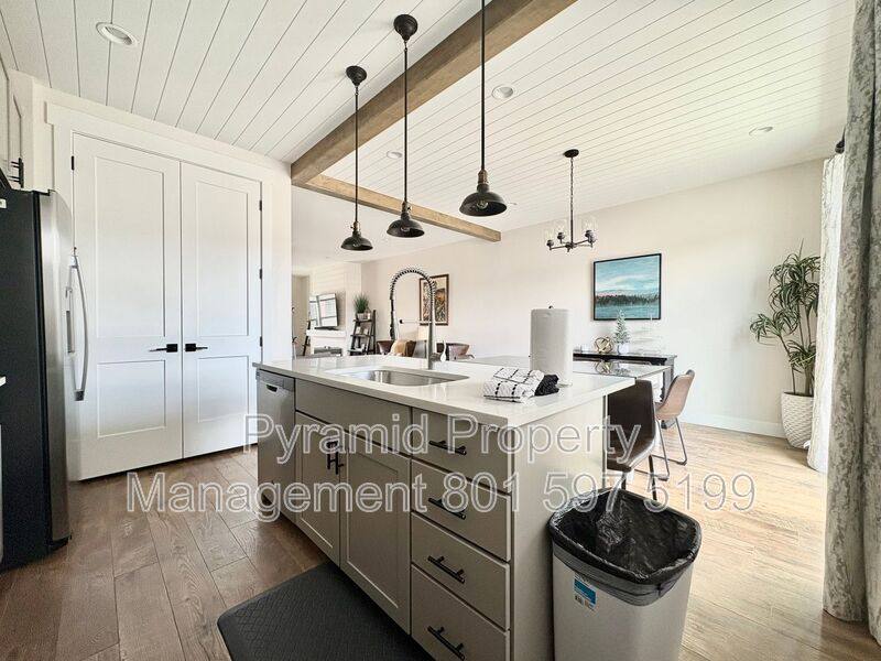 Townhouse for rent at 1027 Wasatch Spring Rd, Kamas, UT 84036