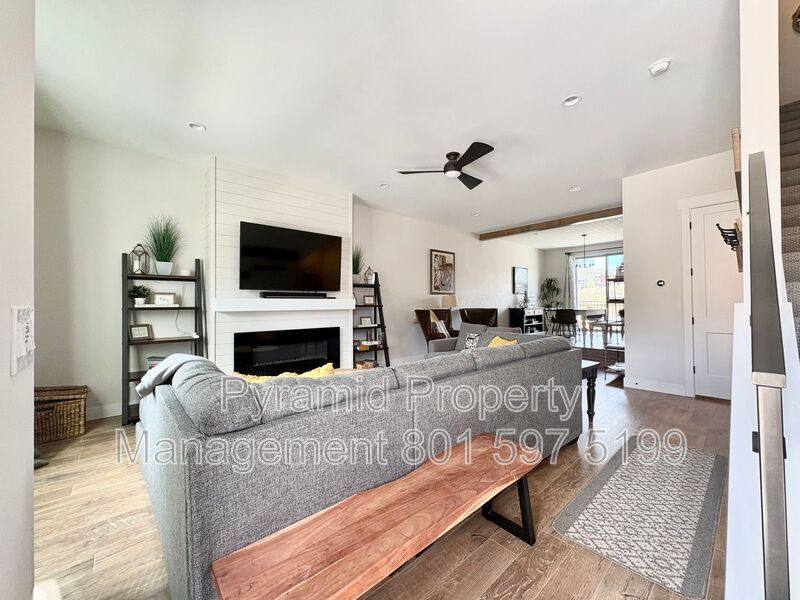 Townhouse for rent at 1027 Wasatch Spring Rd, Kamas, UT 84036