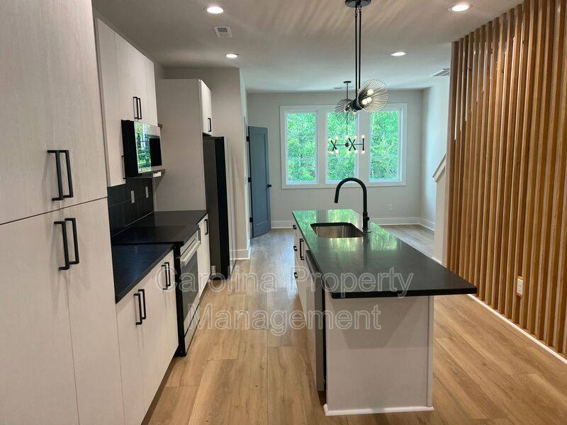 Townhouse for rent at 1356 Briar Creek Rd, Charlotte, NC 28205