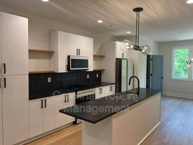 Townhouse for rent at 1356 Briar Creek Rd, Charlotte, NC 28205