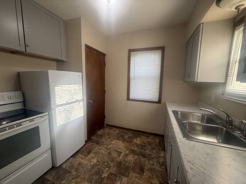 House for rent at 2824 Des Moines St, Des Moines, IA 50317