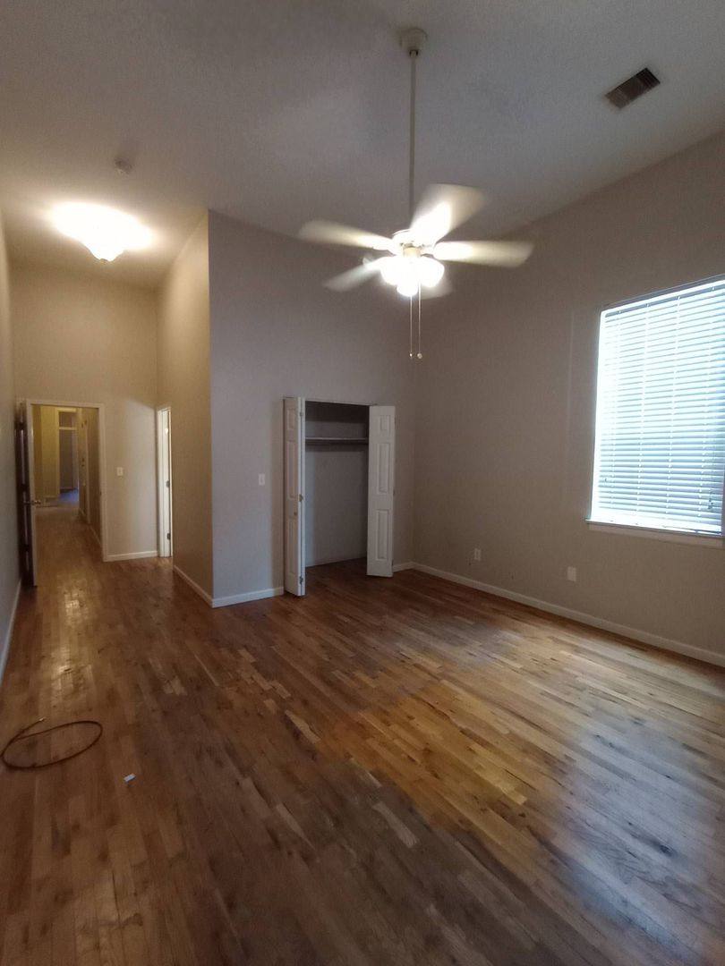 Apartment for rent at 2304-06 Gravier, New Orleans, LA 70119