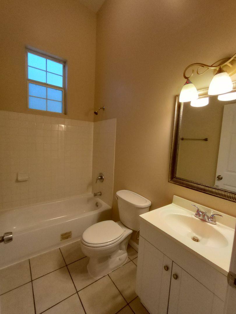 Apartment for rent at 2304-06 Gravier, New Orleans, LA 70119
